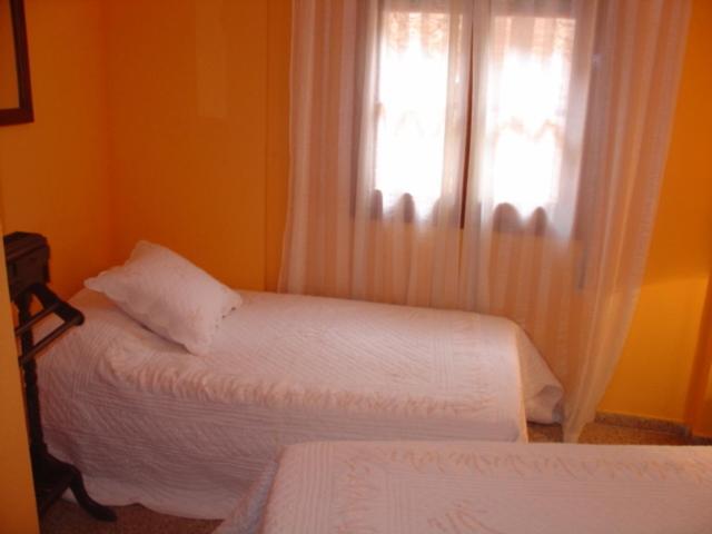 Santa Bárbara Hostal Restaurante Arasa חדר תמונה