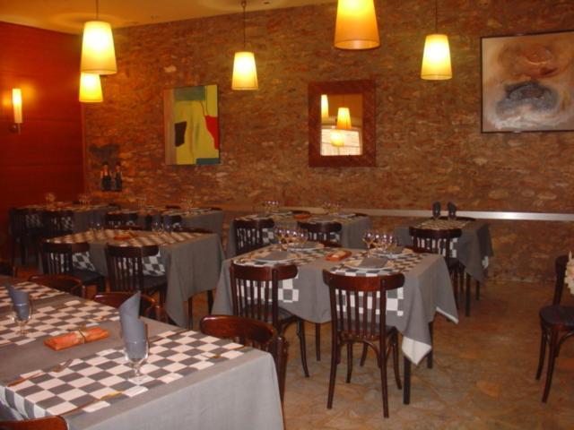 Santa Bárbara Hostal Restaurante Arasa מראה חיצוני תמונה
