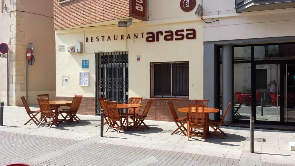 Santa Bárbara Hostal Restaurante Arasa מראה חיצוני תמונה