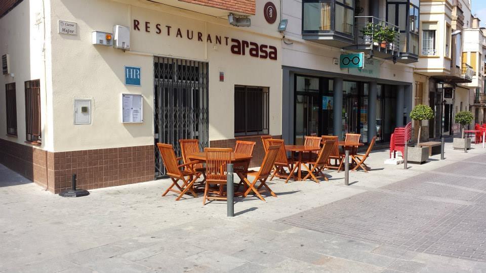 Santa Bárbara Hostal Restaurante Arasa מראה חיצוני תמונה
